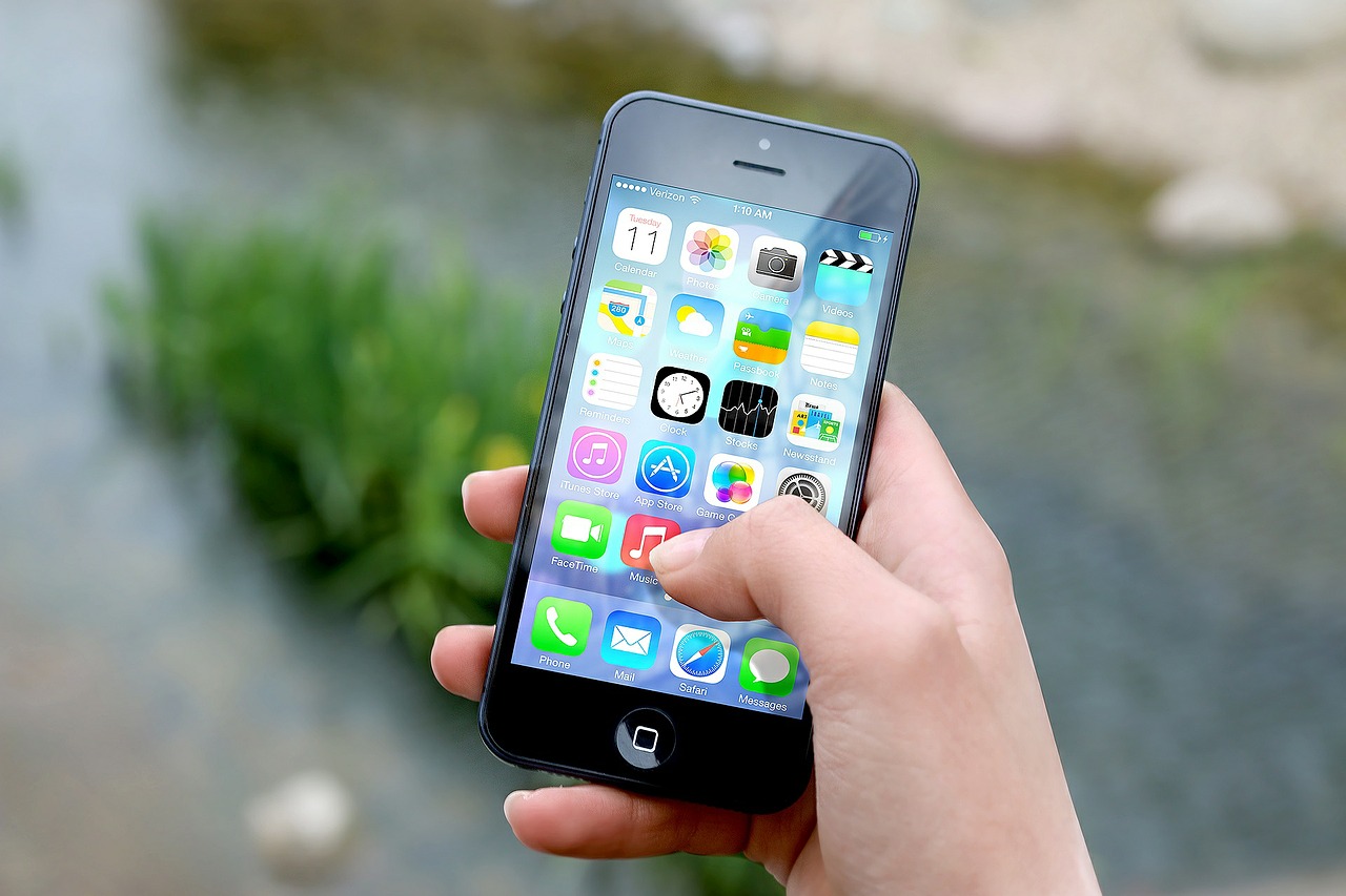 Using an old apple iPHONE or iPAD – Update ASAP
